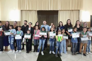 Semana do Meio Ambiente: 18 alunos recebem R$ 200,00 como premiação.