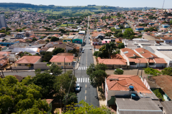 Prefeitura conclui pavimentação asfáltica quase 2.500 metros em 6 trechos de rua no mês de novembro.